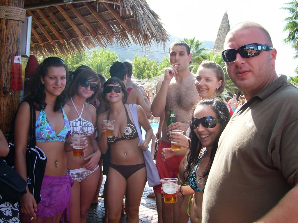 i/Kranj/Absolvent08/02-StarBeach/absolvent 1300.jpg